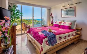 Castle At Waikiki Grand